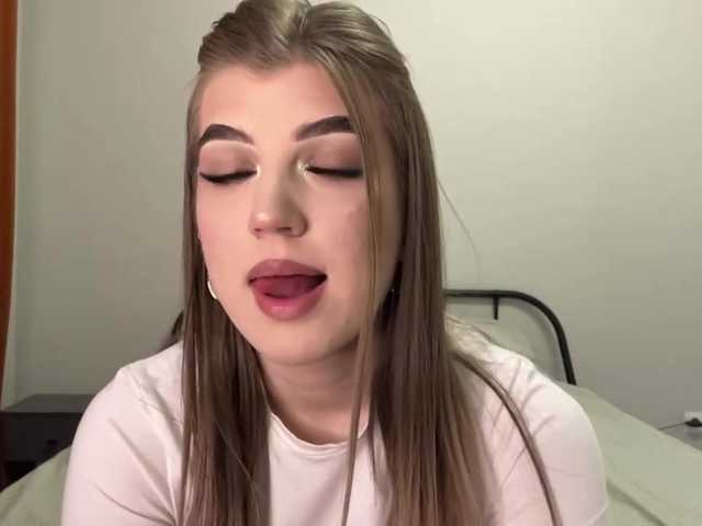 KathieBanister live cam on BongaCams