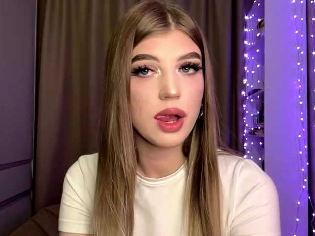 KathieBanister live cam on BongaCams