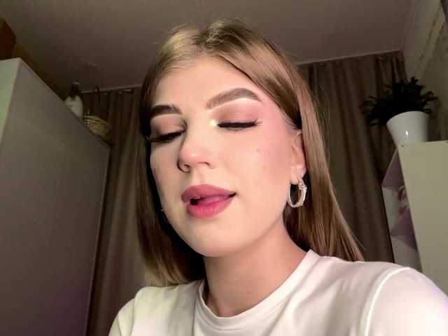 KathieBanister live cam on BongaCams