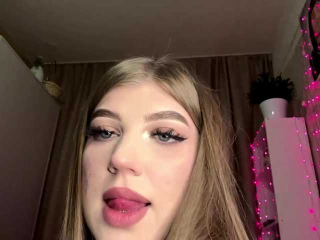 KathieBanister live cam on BongaCams