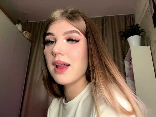 KathieBanister live cam on BongaCams