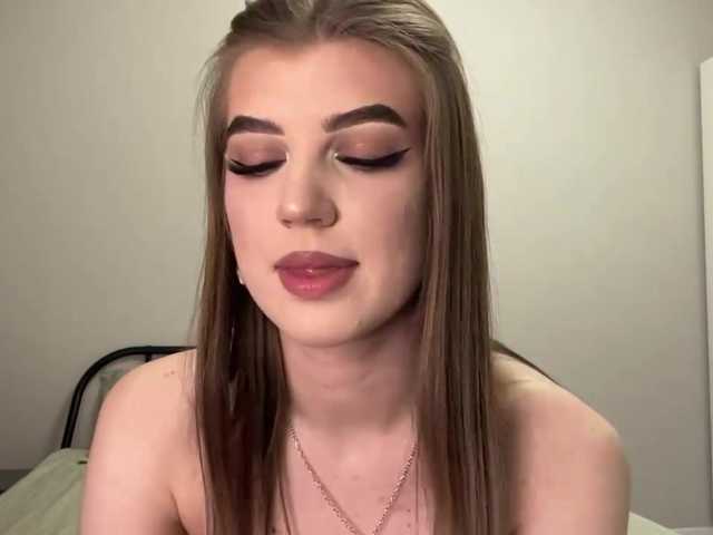 KathieBanister live cam preview