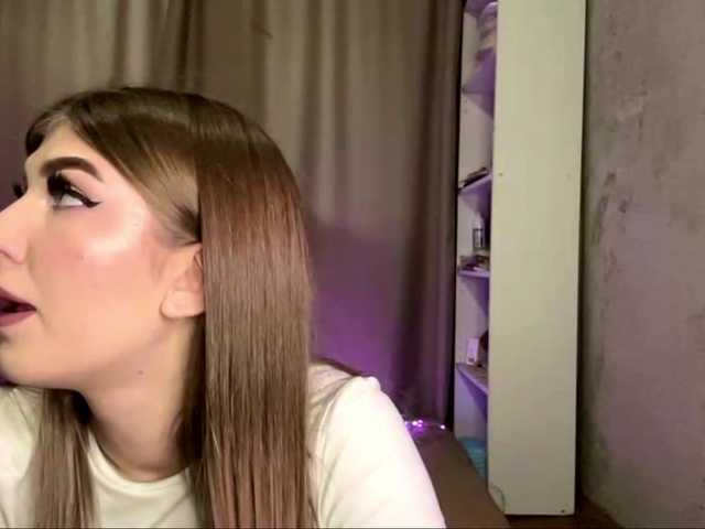 KathieBanister live cam on BongaCams