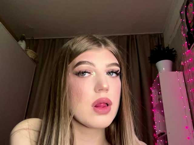 KathieBanister live cam on BongaCams
