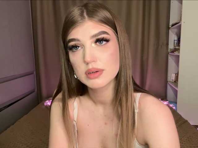 KathieBanister live cam on BongaCams