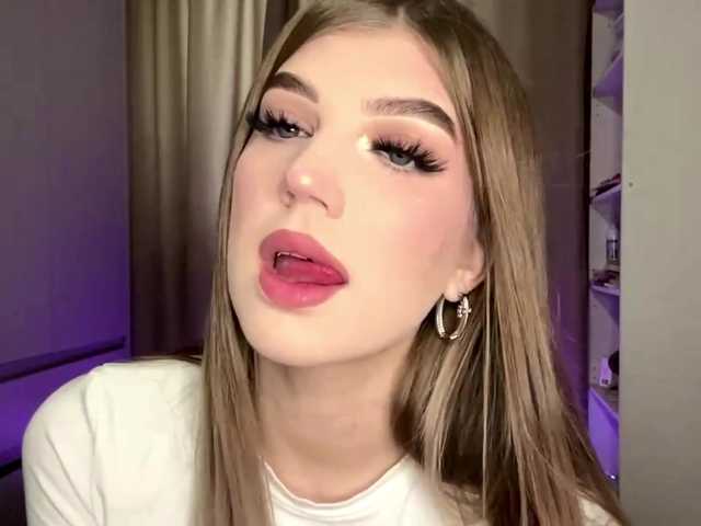 KathieBanister live cam on BongaCams