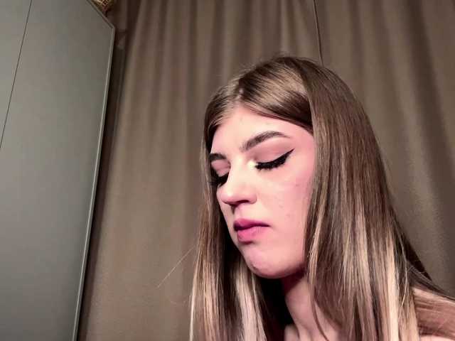 KathieBanister live cam on BongaCams