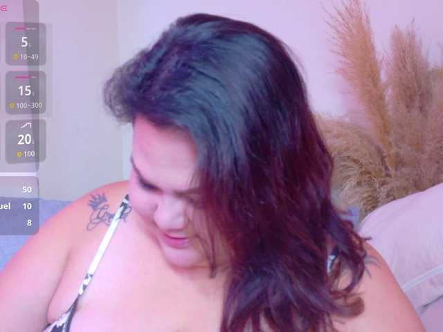 le modèle LILYBLAIR est en webcam porno dans un show sur le site bongacams, il possède les tags suivants: Latino/Hispanic,Brunette,Shaved