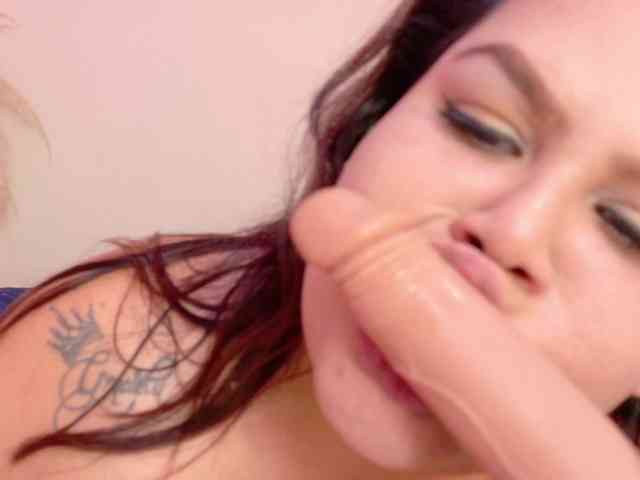 LILYBLAIR webcam