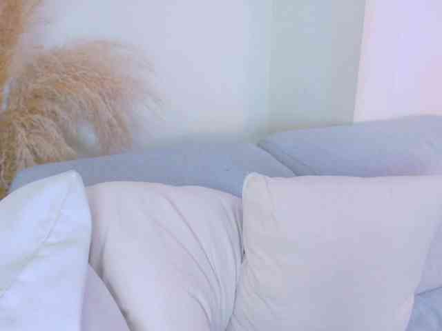 LILYBLAIR webcam