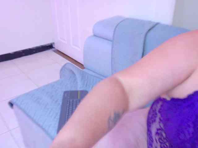 LILYBLAIR webcam