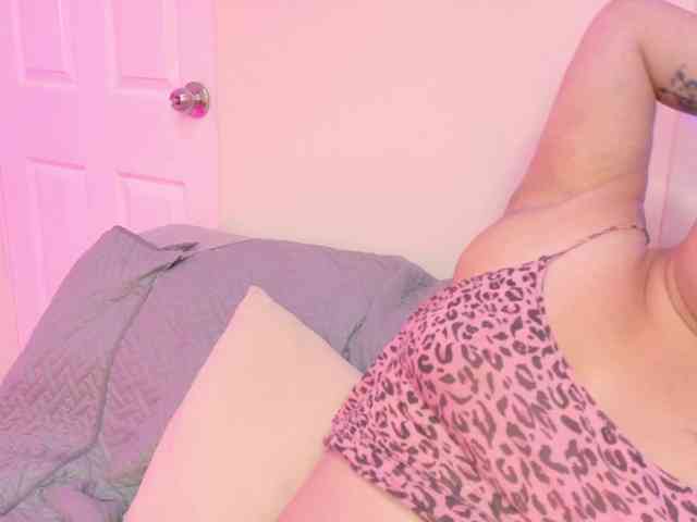 LILYBLAIR webcam
