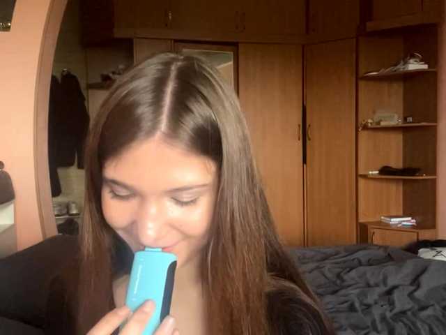 LydiaChey live webcam show