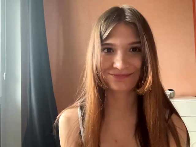 LydiaChey live cam on BongaCams