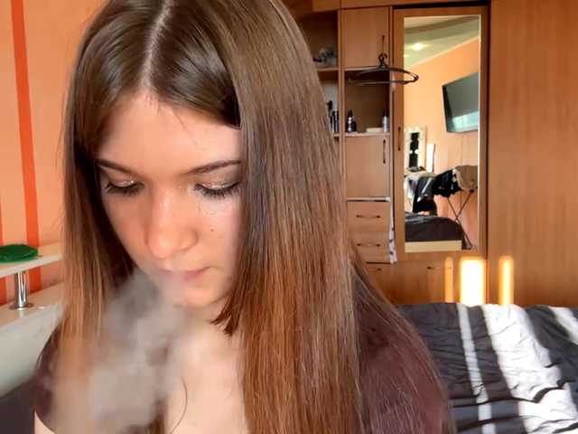 LydiaChey live cam on BongaCams