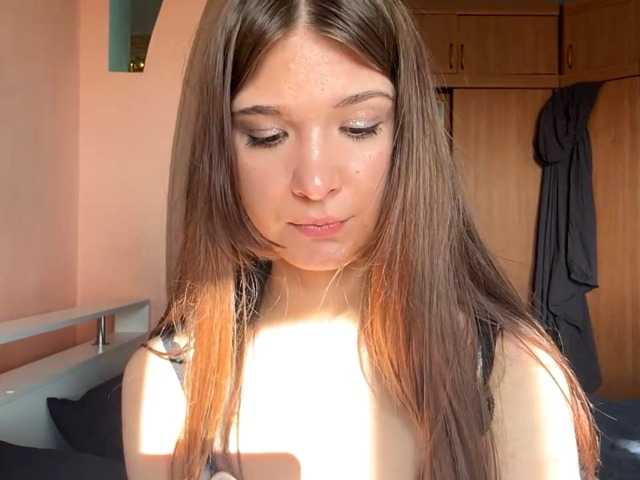 LydiaChey live cam on BongaCams