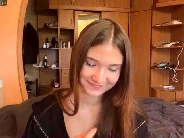 LydiaChey live cam on BongaCams