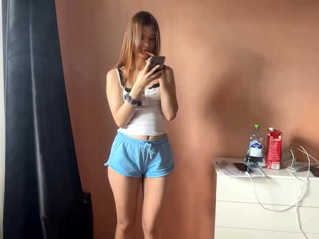 LydiaChey live cam on BongaCams
