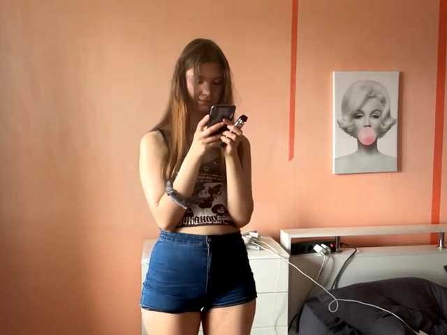 LydiaChey live cam on BongaCams