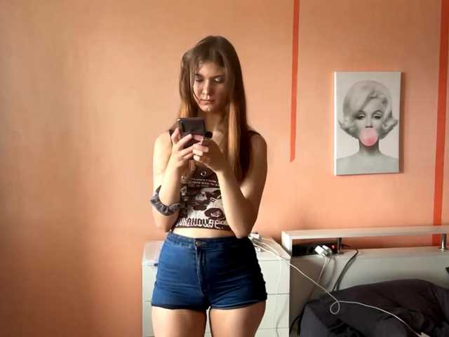 LydiaChey live cam on BongaCams