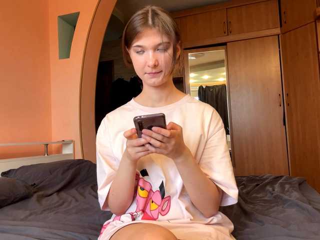 LydiaChey live cam on BongaCams