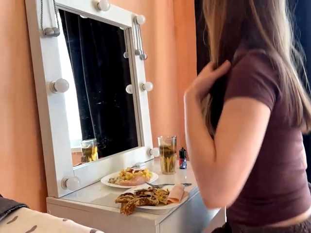 LydiaChey live webcam show