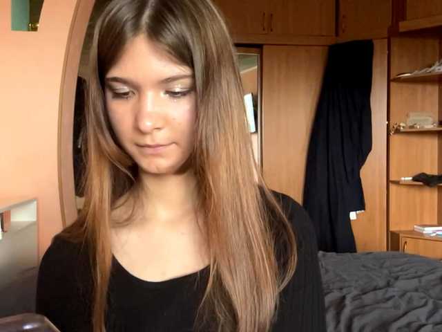 LydiaChey live webcam show