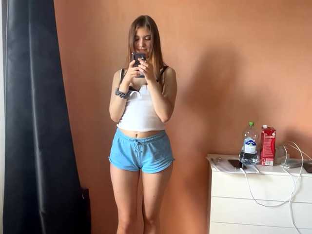 LydiaChey live cam on BongaCams