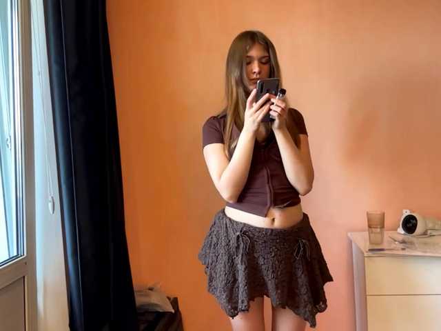 LydiaChey live webcam show