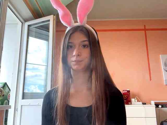 LydiaChey webcam