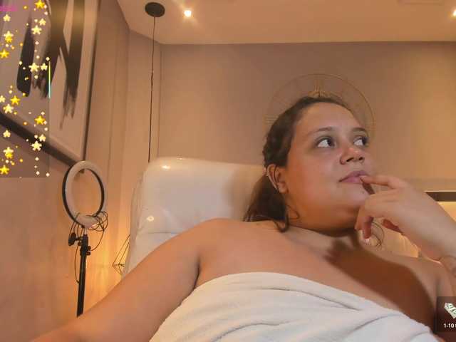 Zara-moon1 live cam on BongaCams