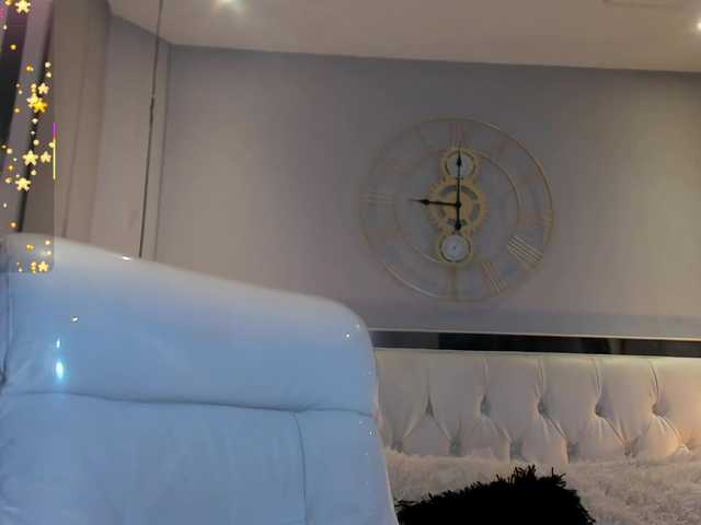 Zara-moon1 live cam on BongaCams