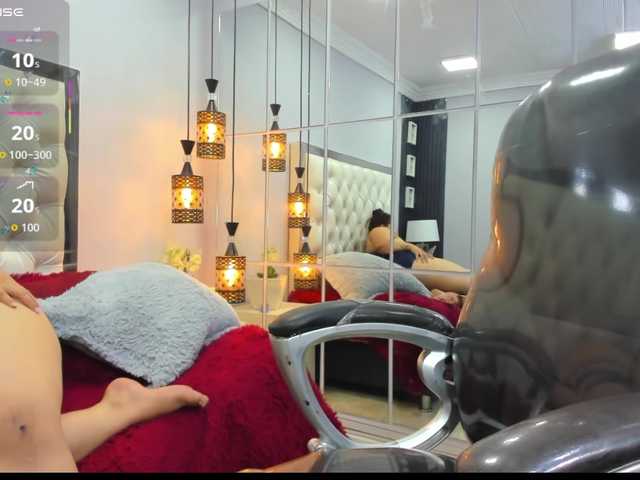Zara-moon1 live cam on BongaCams