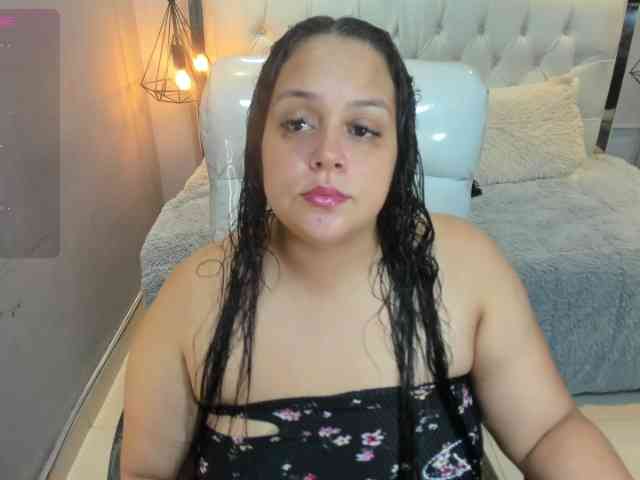 Zara-moon1 webcam