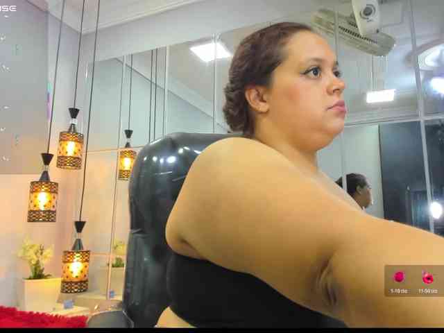Zara-moon1 webcam
