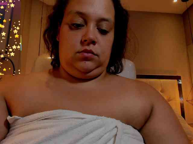 Zara-moon1 webcam