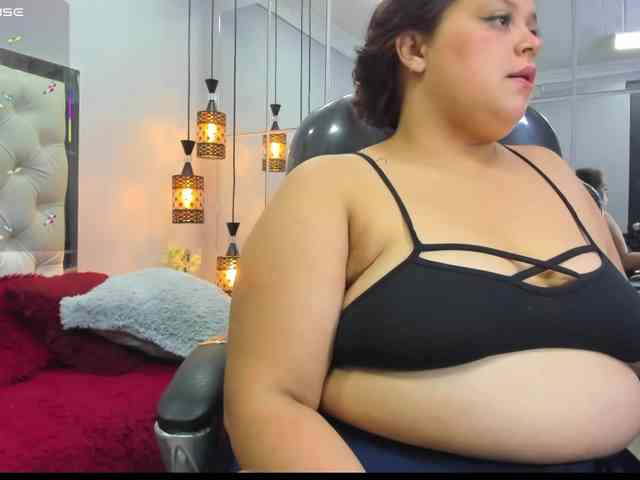 Zara-moon1 webcam