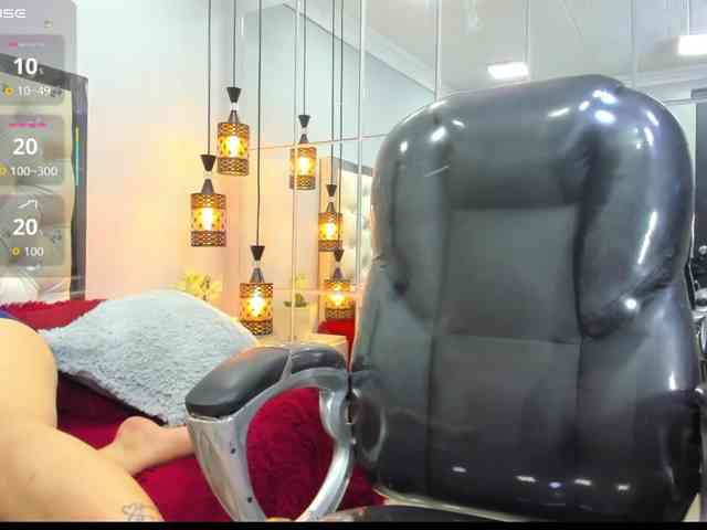 Zara-moon1 webcam