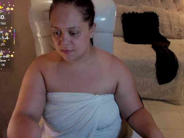 Zara-moon1 webcam