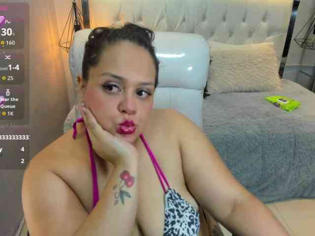Zara-moon1 webcam