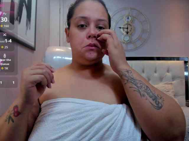 Zara-moon1 webcam