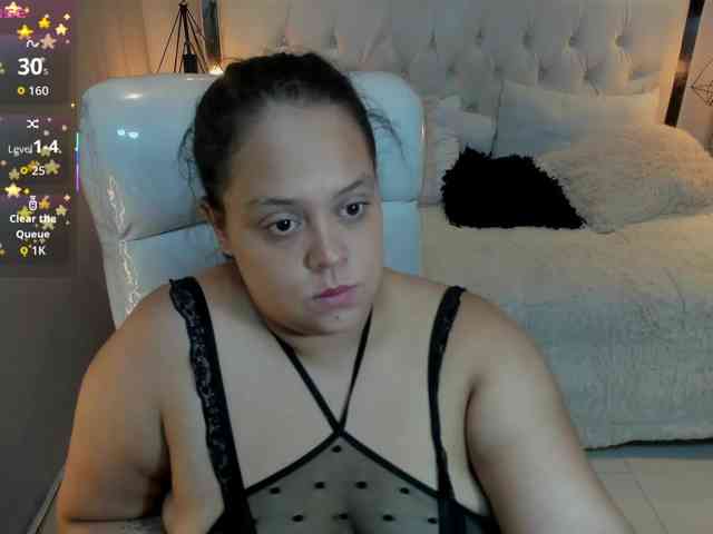 Zara-moon1 webcam