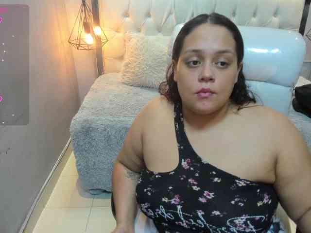 Zara-moon1 webcam