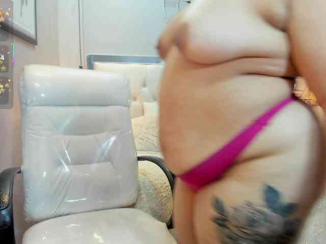 Zara-moon1 webcam
