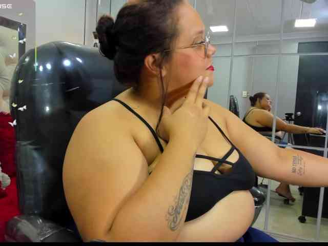 Zara-moon1 webcam