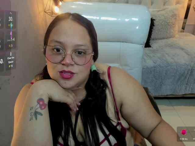 Zara-moon1 webcam