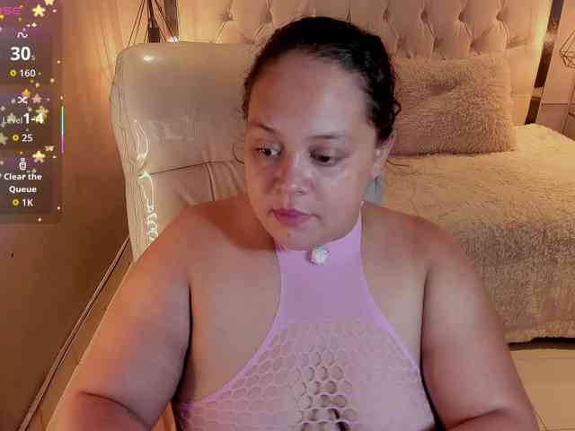 Zara-moon1 webcam