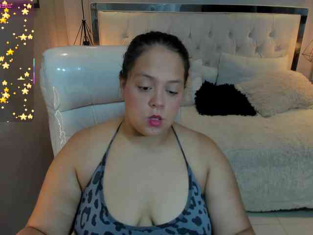 Zara-moon1 webcam