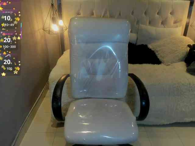 Zara-moon1 webcam