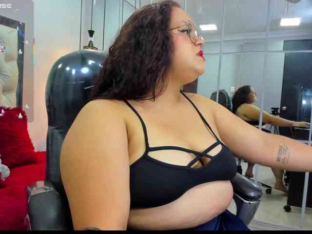 Zara-moon1 webcam